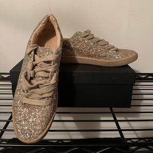 Closet sale under 20$ check out my closet for more items